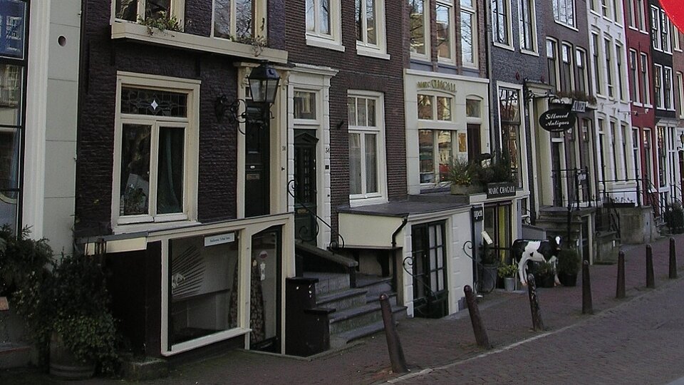 /images/r/anne-frank-museum-amsterdam/c960x540g2-631-958-1169/anne-frank-museum-amsterdam.jpg