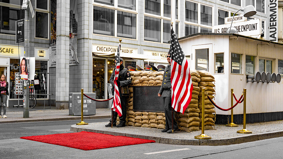 /images/r/berlin_charlie-checkpoint/c960x540g0-342-5433-3398/berlin_charlie-checkpoint.jpg