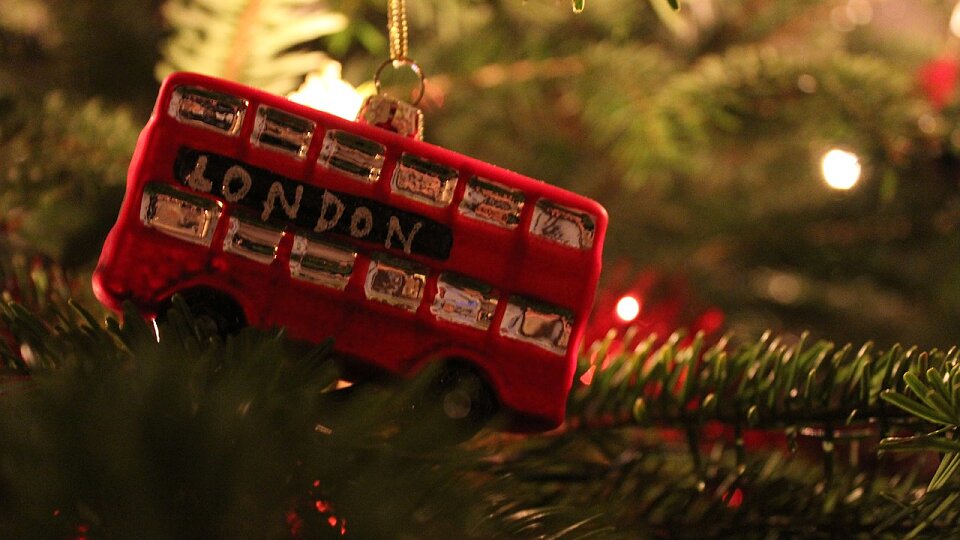 /images/r/bus-christmas-london-england/c960x540g0-26-1280-746/bus-christmas-london-england.jpg