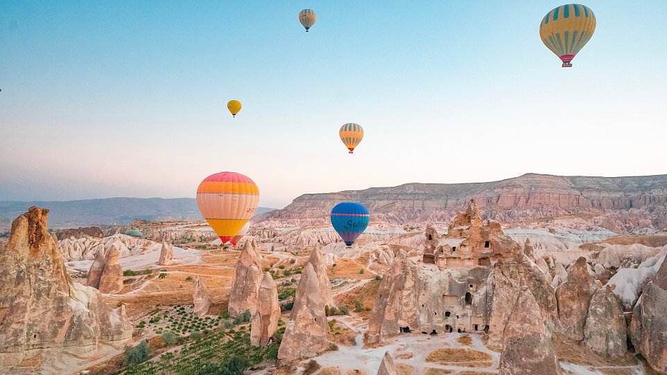 /images/r/cappadocia-balloon-ride_3/c960x540g0-180-2879-1800/cappadocia-balloon-ride_3.jpg