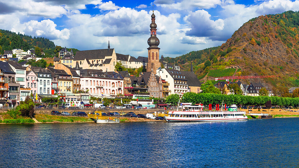 /images/r/cochem-town_rhine-river_germany_2/c960x540g1471-0-8837-4145/cochem-town_rhine-river_germany_2.jpg