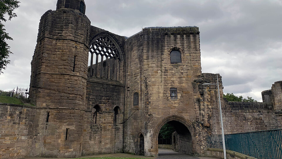 /images/r/dunfermline-abbey-scotland/c960x540g0-357-2560-1797/dunfermline-abbey-scotland.jpg