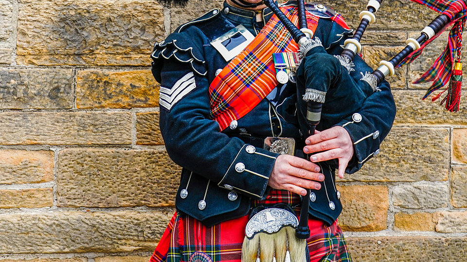 /images/r/edinburgh-bagpipes/c960x540g138-0-4285-2332/edinburgh-bagpipes.jpg