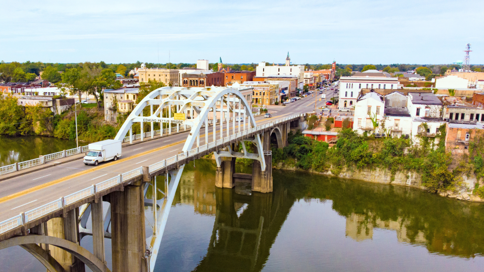 /images/r/edmund-pettus-bridge/c960x540/edmund-pettus-bridge.jpg