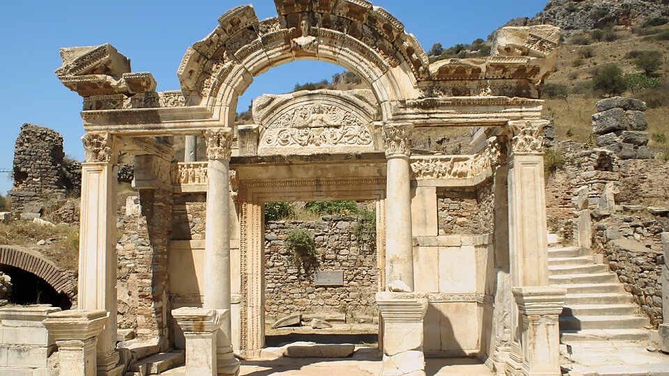 /images/r/kusadasi-ephesus-site-turkiye/c960x540g0-36-1280-756/kusadasi-ephesus-site-turkiye.jpg