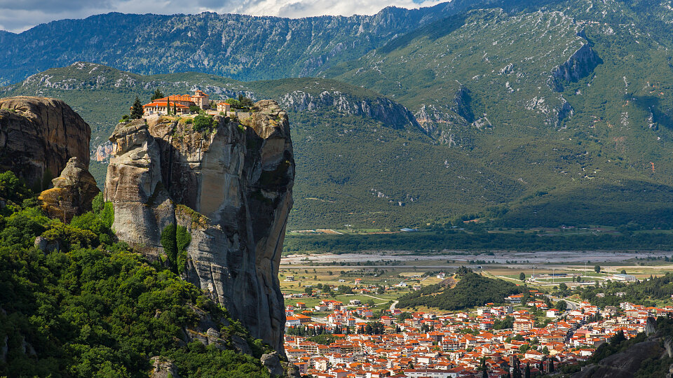 /images/r/meteora_greece_2/c960x540g0-285-5472-3363/meteora_greece_2.jpg