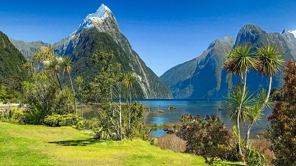 /images/r/new-zealand_fjords/c960x540g0-80-2048-1232/new-zealand_fjords.jpg